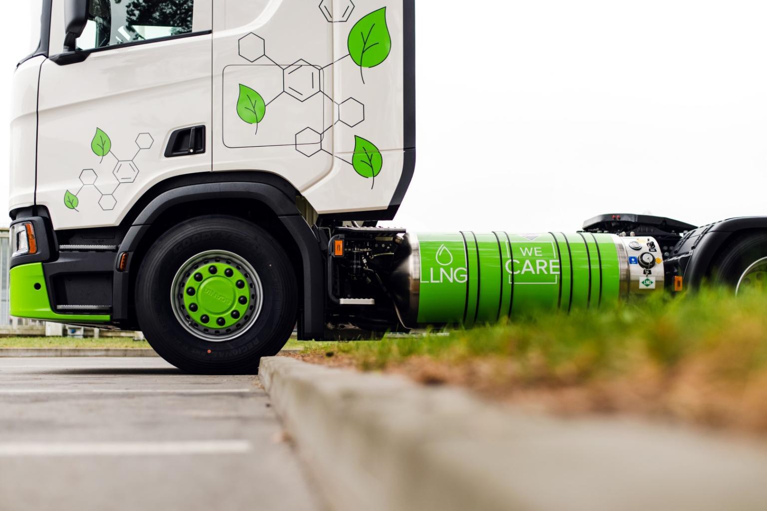 scaniaLNG02