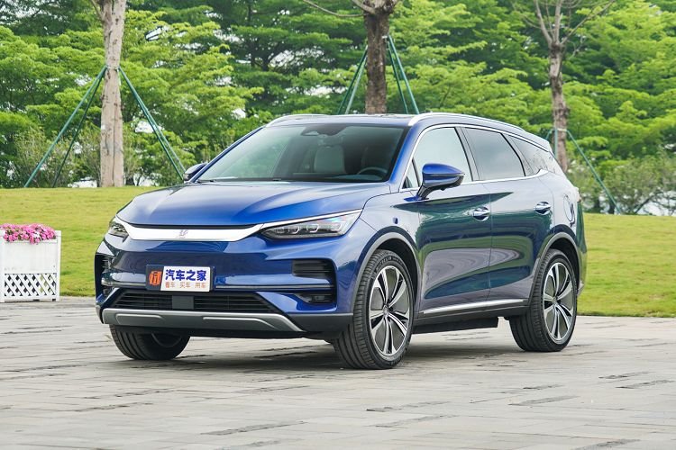 Električni SUV BYD Tang