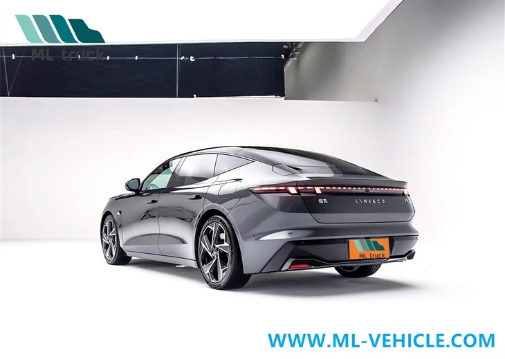 2024 Lynkco Z10 EV Sedan
