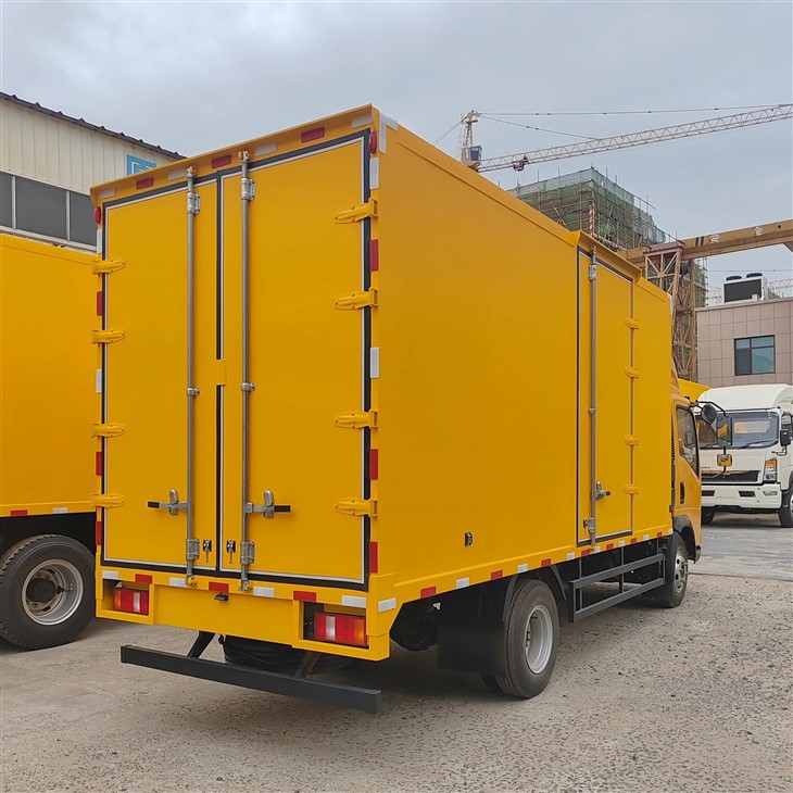 New Sinotruk HOWO 4×2 Cargo Van Truck